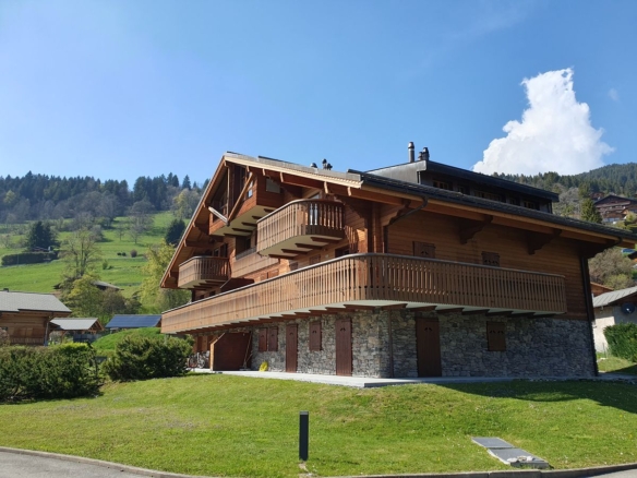 Magnifique appartement en duplex de 6.5 pièces avec SPA et piscine