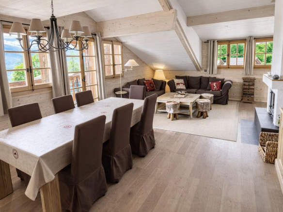 Magnifique appartement en duplex de 6.5 pièces avec SPA et piscine