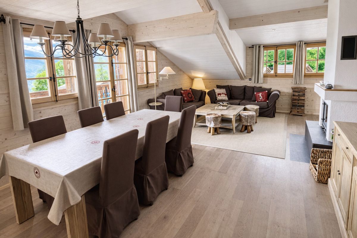 a_Change_la_couleur_de Magnifique appartement en duplex de 6.5 pièces avec SPA et piscine