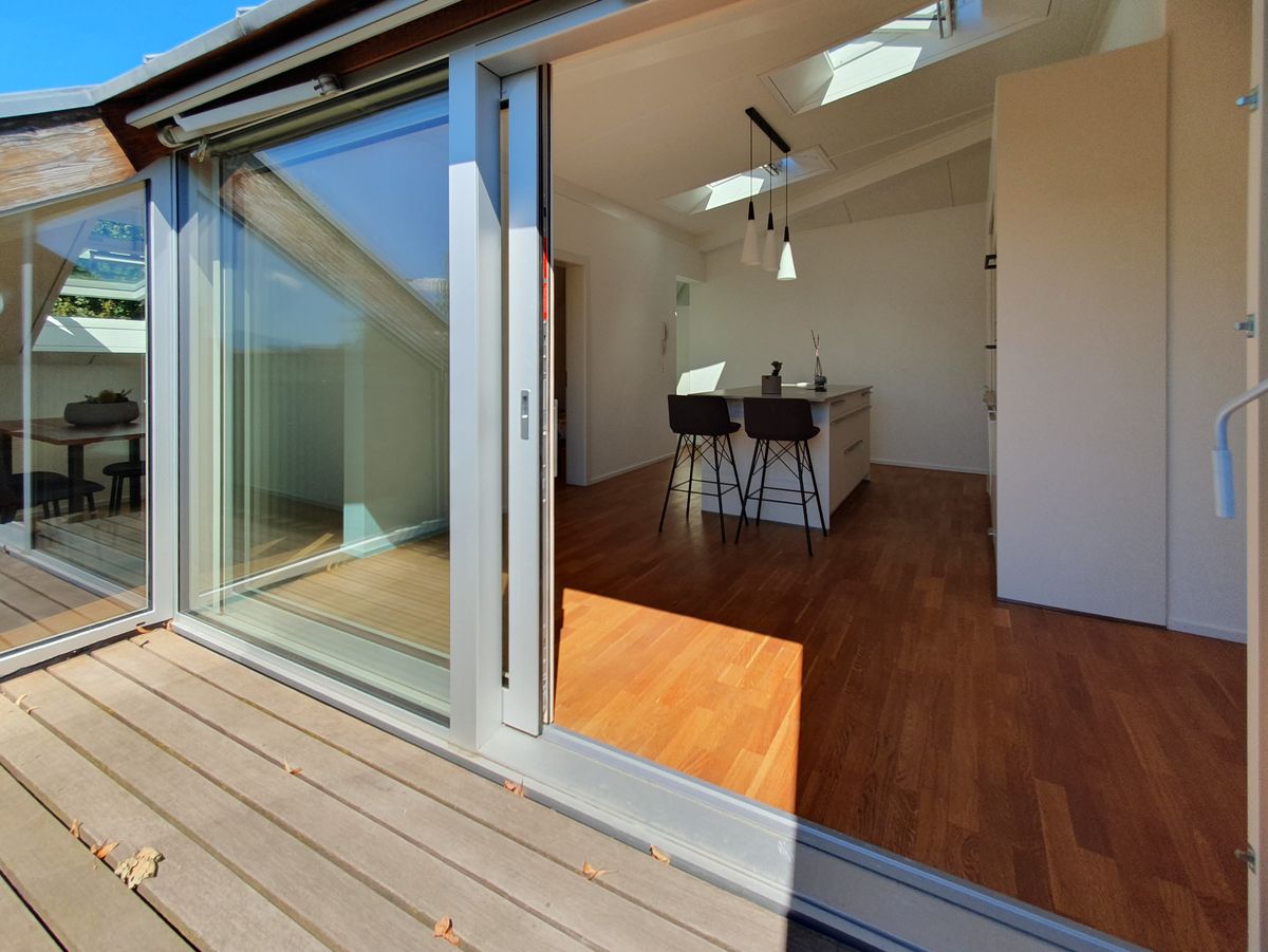 Superbe attique de 3.5 pièces avec balcon sud