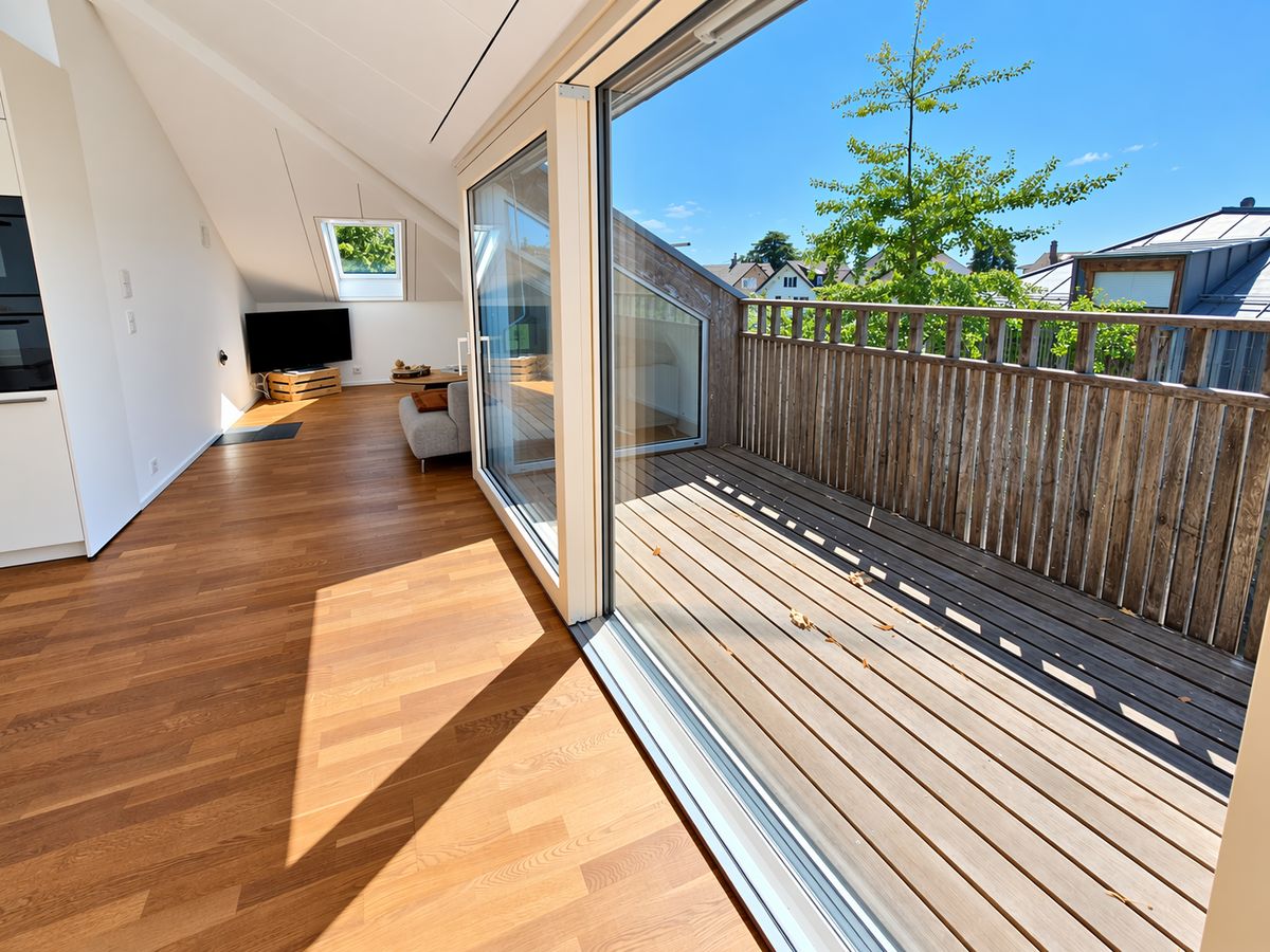 Superbe attique de 3.5 pièces avec balcon sud